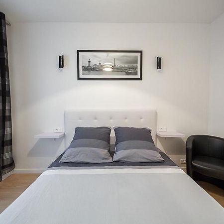 Апартаменты Near Eiffel Tower - Beautiful Flat Париж Экстерьер фото